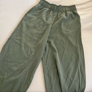 wide leg flowy pants from H&M.